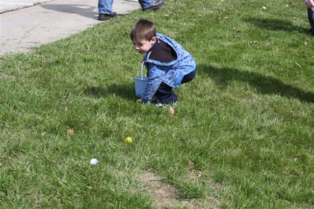 Easter Egg Hunt April 2011 006 (Small).jpg